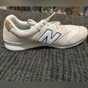 New Balance 996